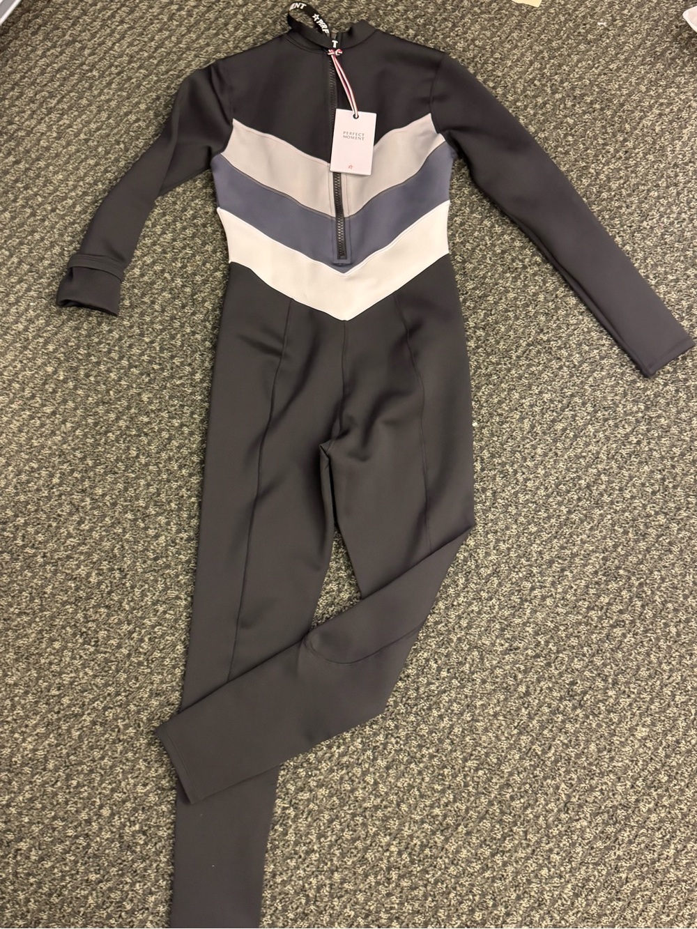 NWT Perfect Moment Neoprene Wetsuit Black Gray White Chevron Front Zip Size M